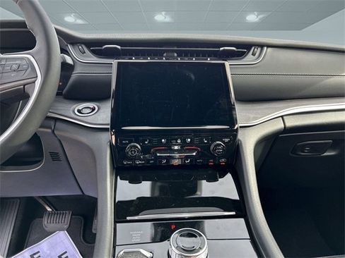 New 2025 Jeep Grand Cherokee L Limited w/ Luxury Tech Group II image 22