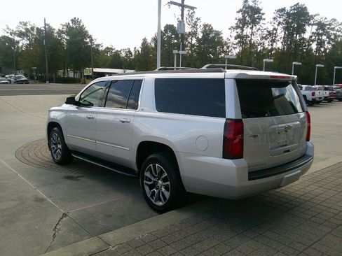 Used 2019 Chevrolet Suburban LT w/ Texas Edition Package image 2