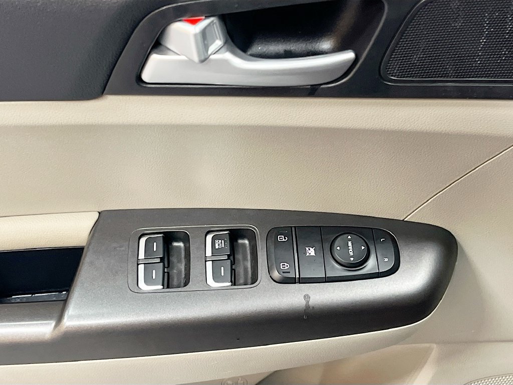 Used 2022 Kia Sportage LX AWD/4WD image 17