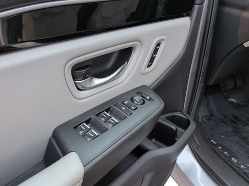 Used 2024 Honda Pilot Touring image 25