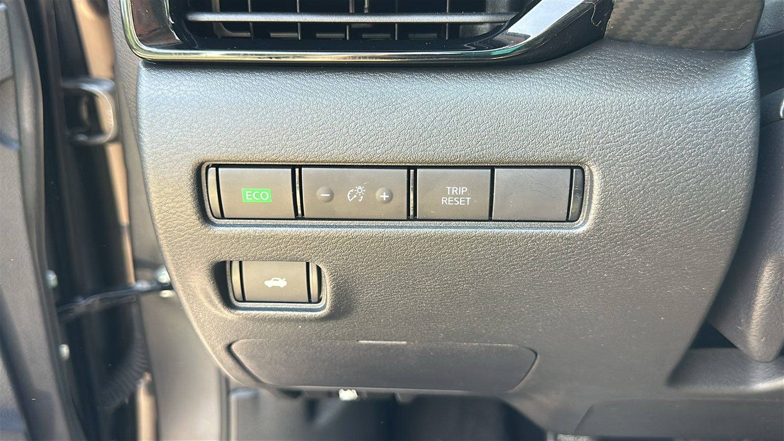 Certified 2024 Nissan Sentra SV FWD image 14