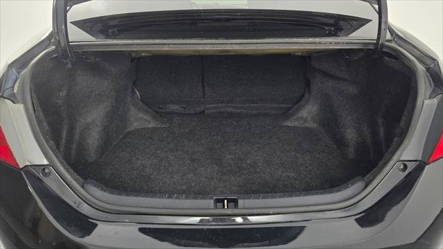 Used 2016 Toyota Corolla LE FWD image 18