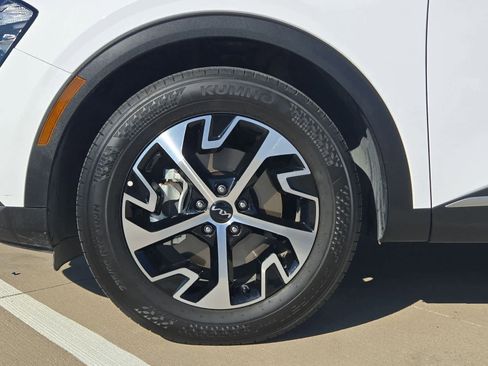 Used 2023 Kia Sportage EX image 12