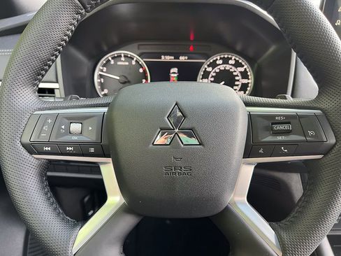 New 2026 Mitsubishi Outlander LE AWD/4WD image 21