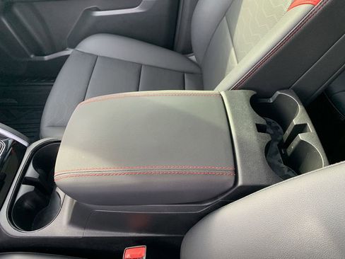 Used 2023 Chevrolet Colorado Z71 w/ Z71 Convenience Package 2 image 23