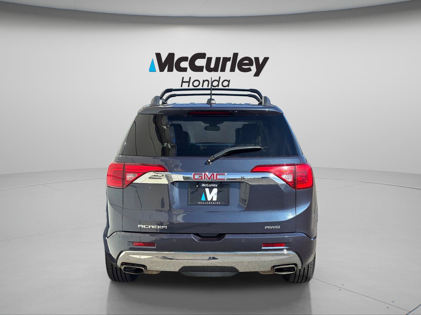 Used 2019 GMC Acadia Denali w/ Technology Package AWD/4WD image 4