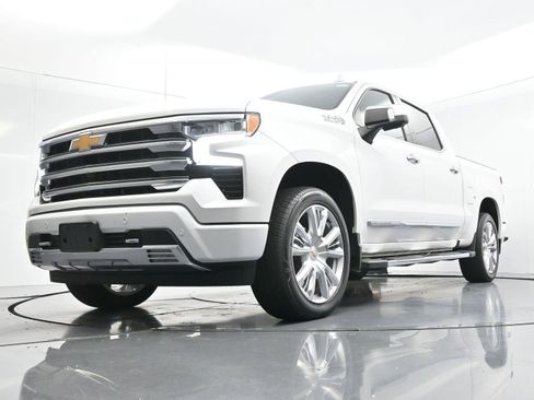 Used 2024 Chevrolet Silverado 1500 High Country w/ High Country Premium Package AWD/4WD image 48