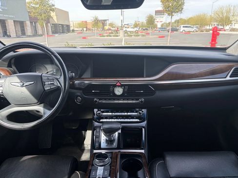 Used 2018 Genesis G90 3.3T Premium image 10