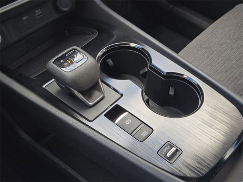 Used 2021 Nissan Rogue S image 20