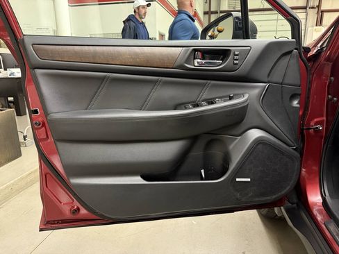 Used 2018 Subaru Outback 2.5i Limited AWD/4WD image 10