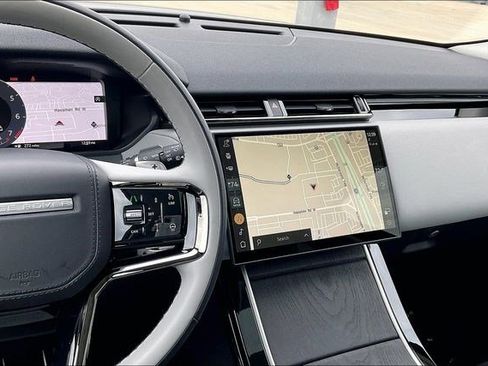 Used 2025 Land Rover Range Rover Velar Dynamic SE image 6