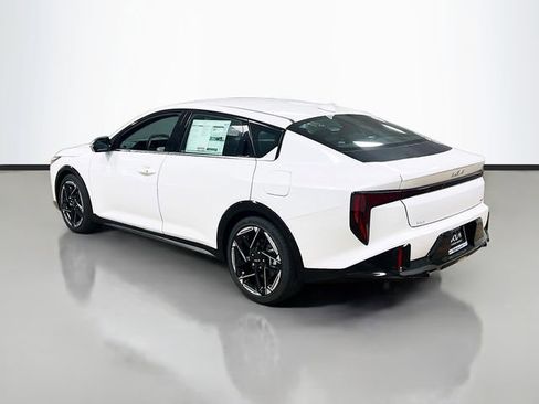 New 2025 Kia K4 GT-Line image 5