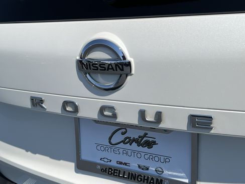 Used 2021 Nissan Rogue SV AWD/4WD image 8