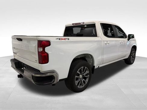 Used 2024 Chevrolet Silverado 1500 LT AWD/4WD image 7