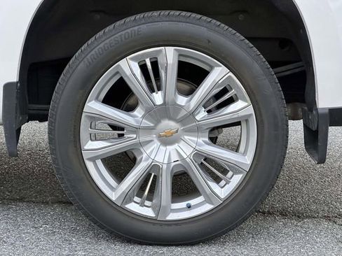Used 2024 Chevrolet Silverado 1500 High Country AWD/4WD image 7