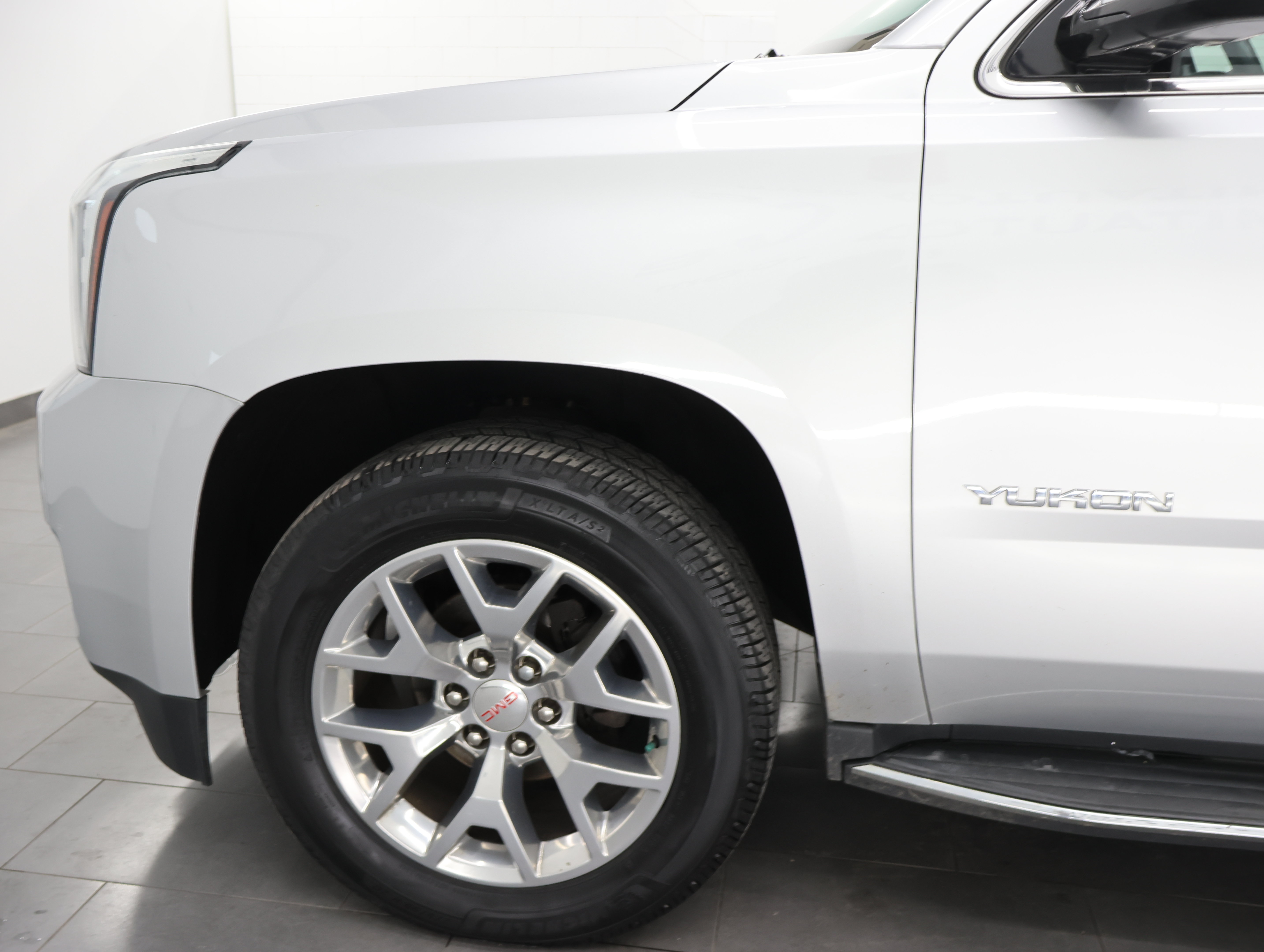 Used 2018 GMC Yukon SLE w/ SLE Value Package AWD/4WD image 34