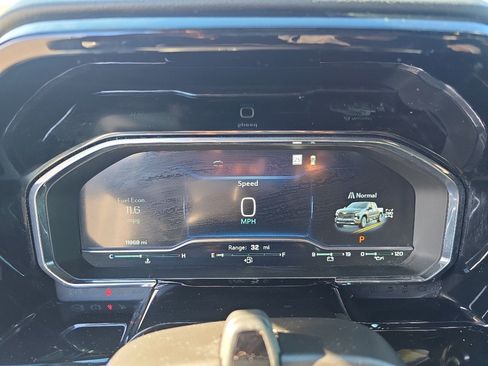 Certified 2025 Chevrolet Silverado 1500 High Country w/ High Country Premium Package AWD/4WD image 16