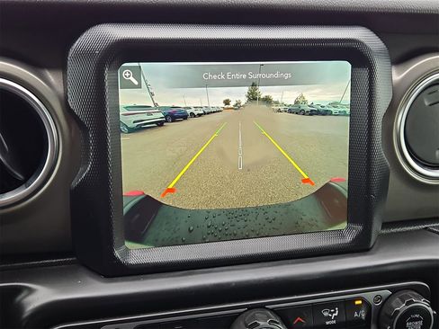 Used 2022 Jeep Gladiator Rubicon w/ LED Lighting Group image 18