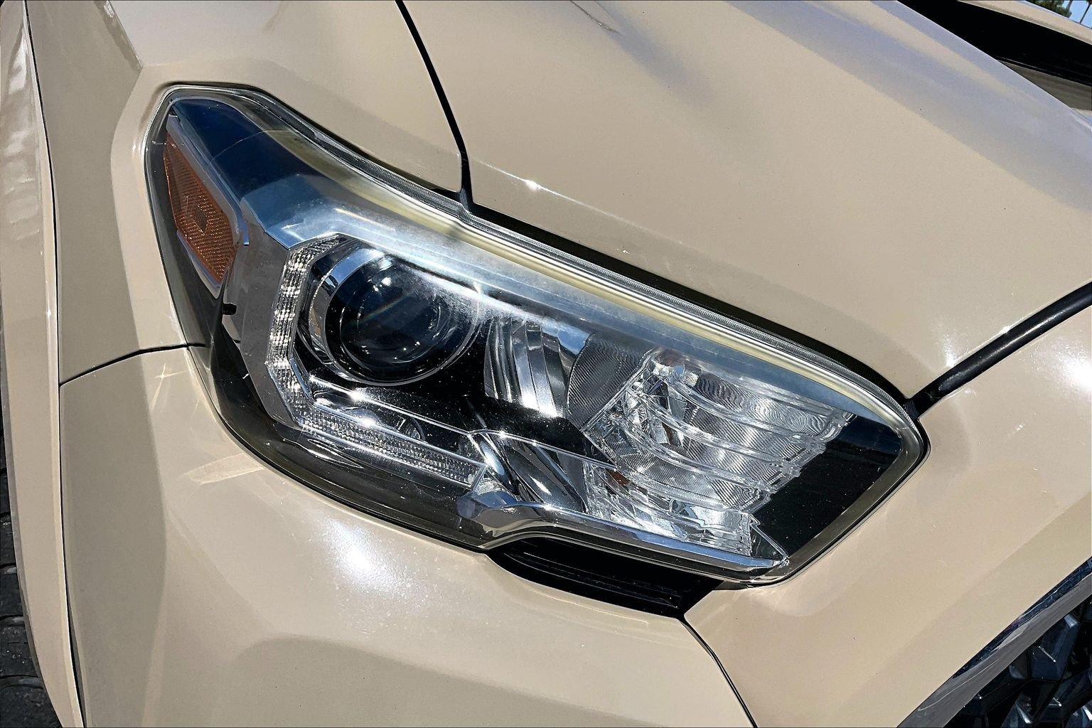 Used 2019 Toyota Tacoma TRD Sport RWD image 30