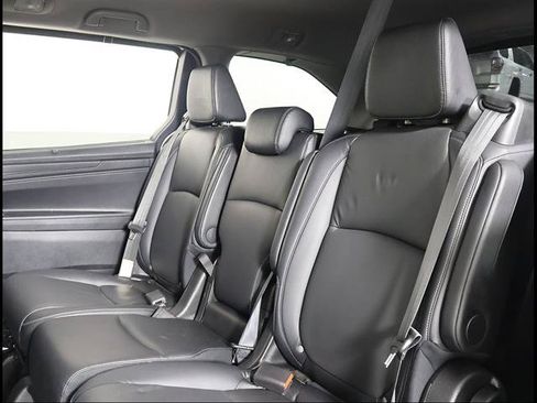 Used 2023 Honda Odyssey Touring image 10
