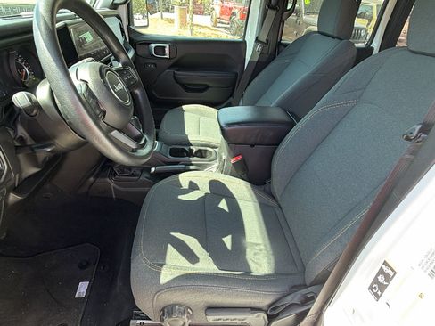 Used 2025 Jeep Wrangler Sport image 16