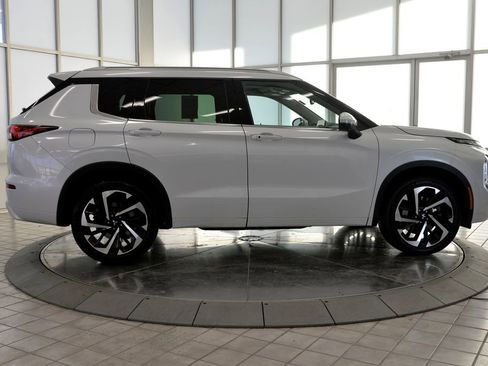Used 2022 Mitsubishi Outlander SEL image 9