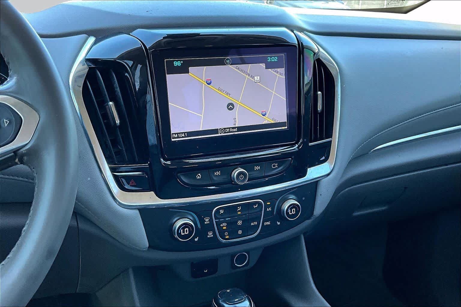 Used 2018 Chevrolet Traverse LT w/ LPO, Floor Liner Package FWD image 7
