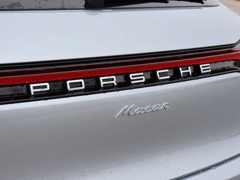Certified 2026 Porsche Macan AWD/4WD image 6