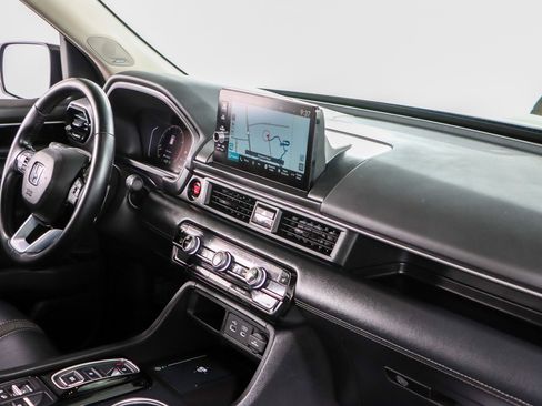 Used 2024 Honda Pilot Touring image 27