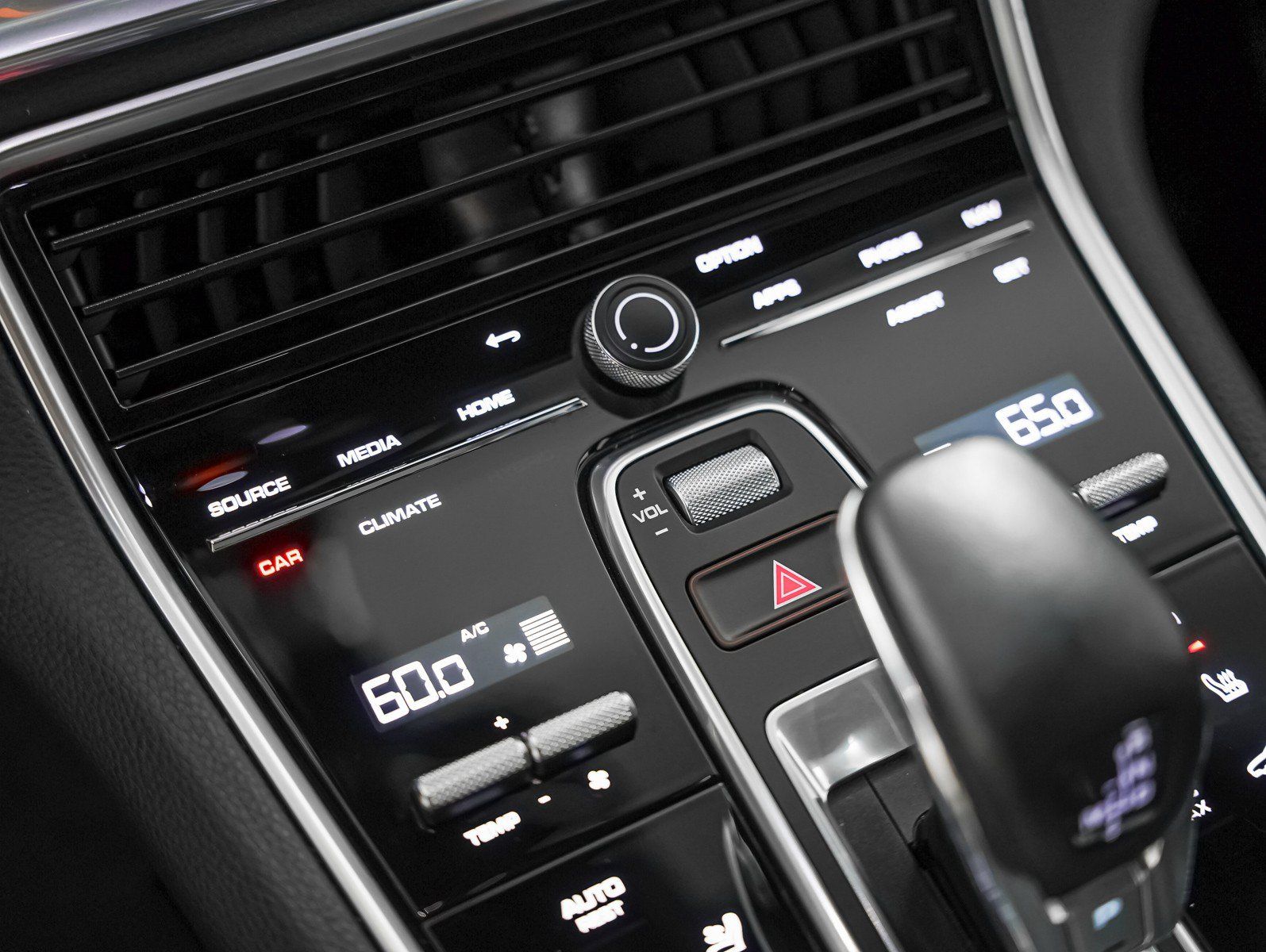 Certified 2023 Porsche Panamera 4 Platinum Edition w/ Assistance Package AWD/4WD image 21