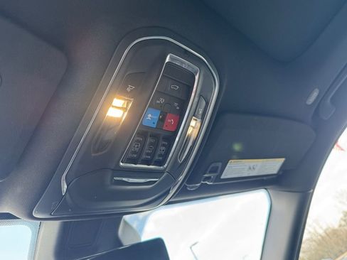 Used 2024 Jeep Grand Cherokee L Limited w/ Luxury Tech Group II image 18