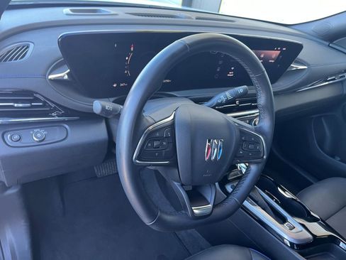 Used 2025 Buick Envista Sport Touring image 33