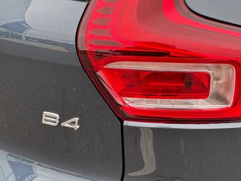 New 2026 Volvo XC40 B4 Plus w/ Climate Package image 33