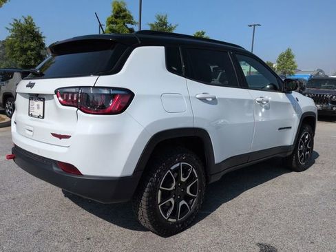 Certified 2025 Jeep Compass Trailhawk AWD/4WD image 4