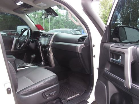 Used 2022 Toyota 4Runner SR5 Premium w/ TRD Black Wheel Package (TMS) AWD/4WD image 19