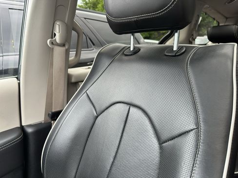 Used 2023 Chrysler Pacifica Limited FWD image 22