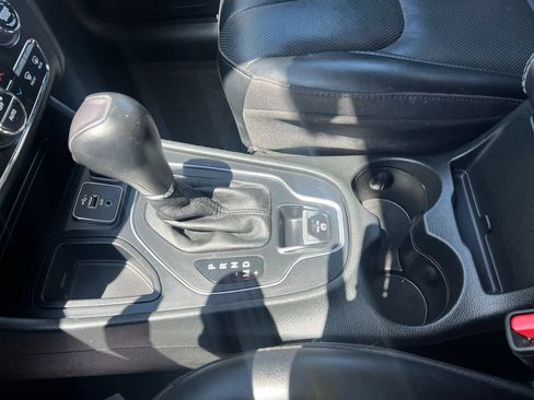 Used 2022 Jeep Cherokee Latitude Lux FWD image 19