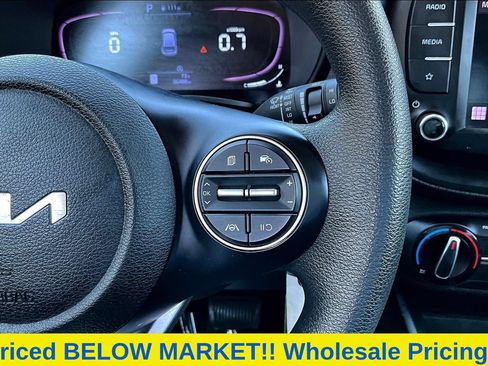 Used 2023 Kia Soul LX w/ LX Technology Package FWD image 13
