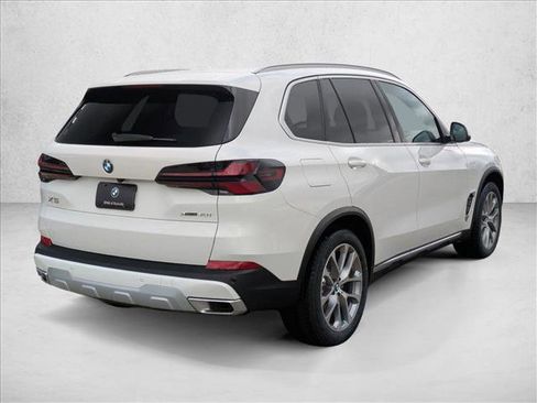 New 2026 BMW X5 xDrive40i w/ Climate Comfort Package image 2