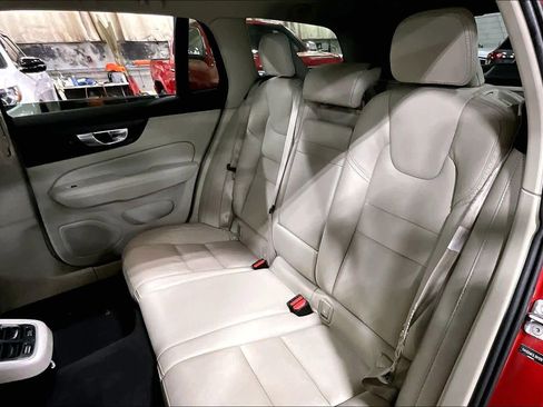 Used 2020 Volvo V60 T5 Cross Country w/ Protection Package image 21