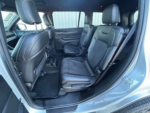 Used 2024 Jeep Grand Cherokee L Altitude image 20