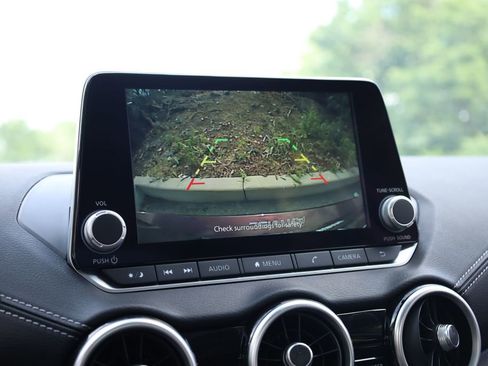 Used 2025 Nissan Sentra SV FWD image 11