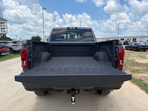 Used 2025 RAM 2500 Laramie AWD/4WD image 37