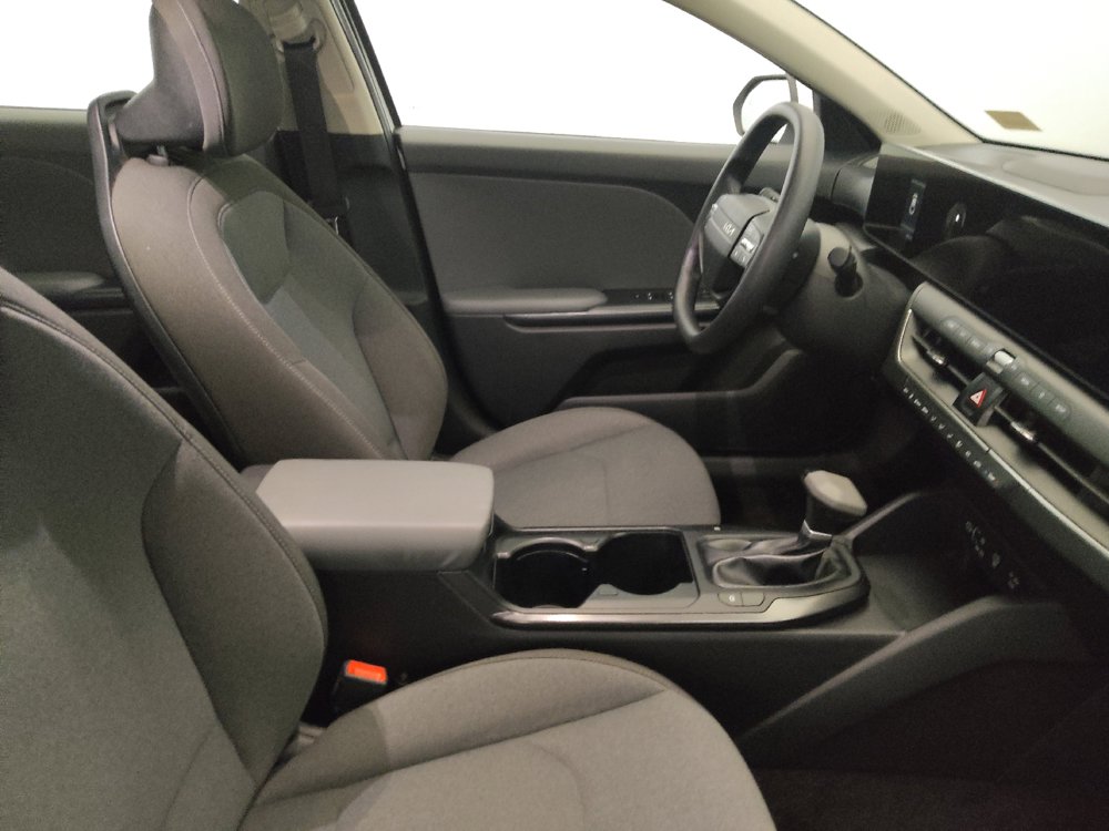 Used 2025 Kia K4 FWD image 21