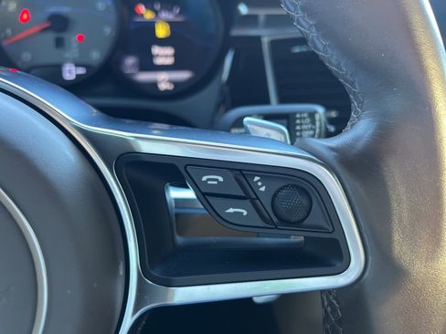 Used 2018 Porsche Macan S image 29