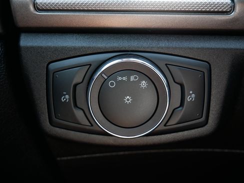 Used 2018 Ford Fusion SE w/ Fusion SE Technology Package FWD image 26