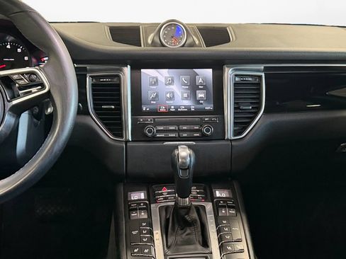Used 2017 Porsche Macan AWD/4WD image 10