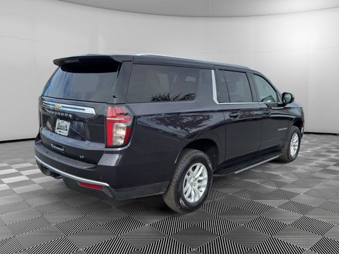 Used 2024 Chevrolet Suburban LT image 7