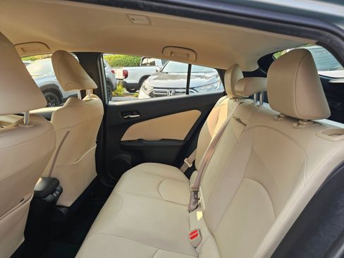 Used 2019 Toyota Prius XLE AWD/4WD image 20