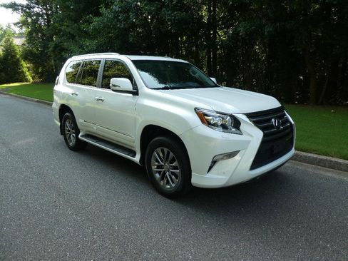 Used 2016 Lexus GX 460 Luxury w/ Preferred Accessory Package AWD/4WD image 33